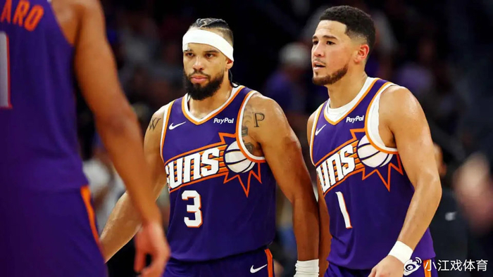 定制数据分析预测-太阳惨烈一天：两大球星接连受伤 布克90度崴脚赛后拄拐离开球馆|老鹰|西部|菲尼克斯太阳队|洛杉矶湖人队|明尼苏达森林狼队_新浪体育_新浪新闻